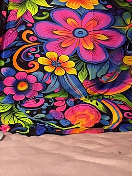 Snapshot of xMirana_ chatting on 12-20-25, 12:45 xMirana online show from 12-20-25, 12:45