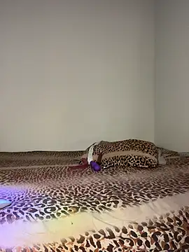 Snapshot of xMirana_ chatting on 01-06-26, 09:46 xMirana online show from 01-06-26, 09:46