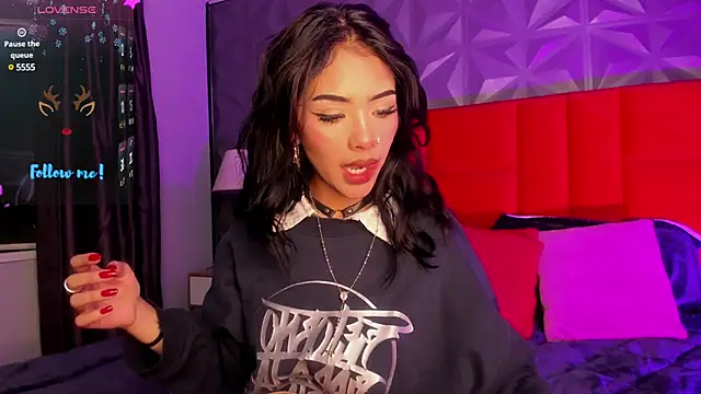 Snapshot of Giovanna_oliveira chatting on 01-04-25, 09:32 Giovanna oliveira online show from 01-04-25, 09:32