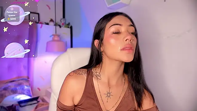 Snapshot of Giovanna_oliveira chatting on 01-07-25, 05:33 Giovanna oliveira online show from 01-07-25, 05:33