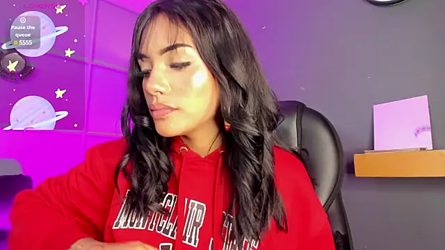 Snapshot of Giovanna_oliveira chatting on 01-18-25, 08:31 Giovanna oliveira online show from 01-18-25, 08:31