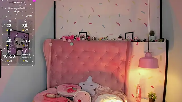 Snapshot of Giovanna_oliveira chatting on 02-09-25, 04:25 Giovanna oliveira online show from 02-09-25, 04:25