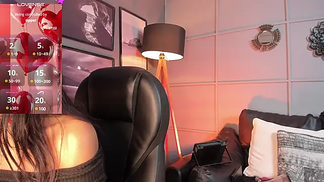 Snapshot of Giovanna_oliveira chatting on 02-12-25, 12:37 Giovanna oliveira online show from 02-12-25, 12:37