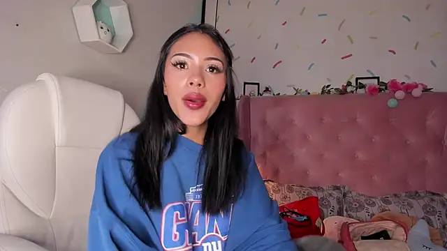 Snapshot of Giovanna_oliveira chatting on 02-20-25, 11:09 Giovanna oliveira online show from 02-20-25, 11:09