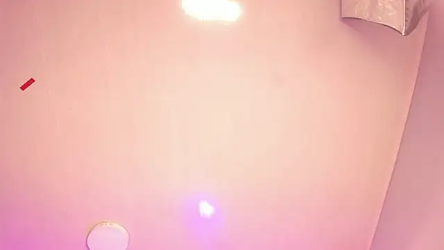 Snapshot of Giovanna_oliveira chatting on 02-28-25, 09:36 Giovanna oliveira online show from 02-28-25, 09:36