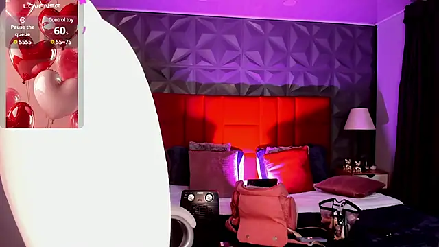 Snapshot of Giovanna_oliveira chatting on 03-06-25, 05:46 Giovanna oliveira online show from 03-06-25, 05:46