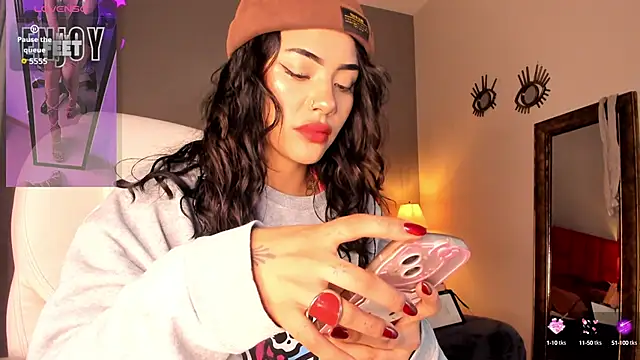 Snapshot of Giovanna_oliveira chatting on 10-08-25, 04:43 Giovanna oliveira online show from 10-08-25, 04:43