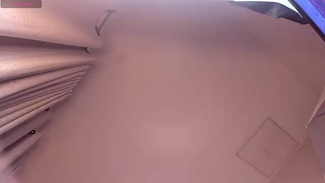 Snapshot of Giovanna_oliveira chatting on 10-15-25, 06:57 Giovanna oliveira online show from 10-15-25, 06:57