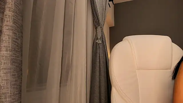 Snapshot of Giovanna_oliveira chatting on 10-27-25, 05:55 Giovanna oliveira online show from 10-27-25, 05:55