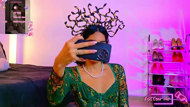 Snapshot of CampbelGinger chatting on 10-27-25, 01:53 CampbelGinger online show from 10-27-25, 01:53