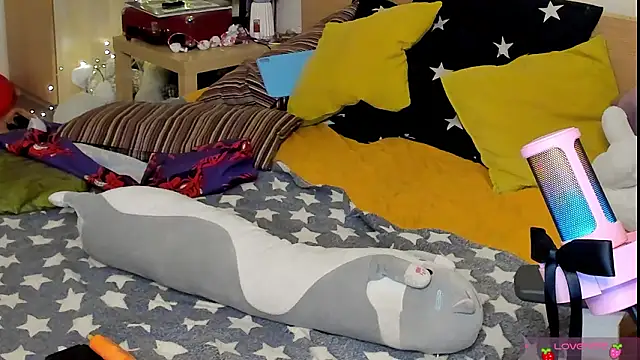 Snapshot of Sunny_Elly chatting on 03-16-26, 08:35 Sunny Elly online show from 03-16-26, 08:35