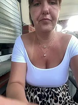 NatiLove35 online show from 06-24-26, 06:01