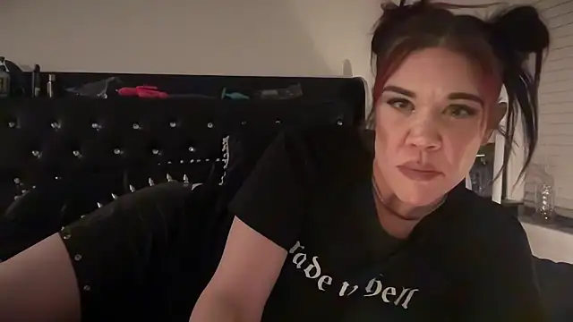 Snapshot of RavenRayyy chatting on 01-11-26, 05:45 RavenRayyy online show from 01-11-26, 05:45