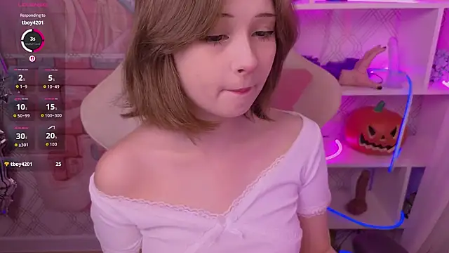 Mary uw online show from 10-23-25, 03:28