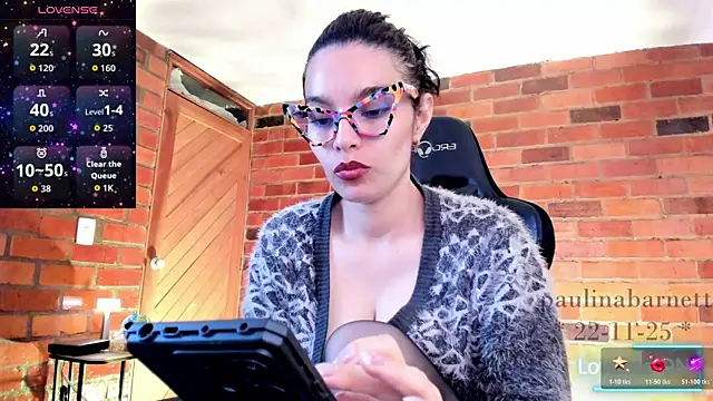 Snapshot of paulinabarnett- chatting on 11-22-25, 06:18 paulinabarnett- online show from 11-22-25, 06:18
