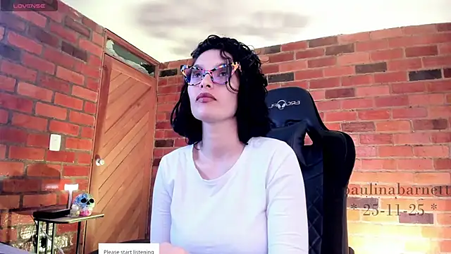 Snapshot of paulinabarnett- chatting on 11-26-25, 02:12 paulinabarnett- online show from 11-26-25, 02:12