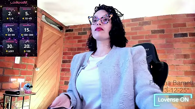 Snapshot of paulinabarnett- chatting on 12-14-25, 05:13 paulinabarnett- online show from 12-14-25, 05:13