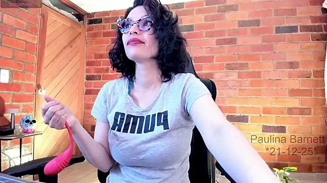 Snapshot of paulinabarnett- chatting on 12-22-25, 03:14 paulinabarnett- online show from 12-22-25, 03:14