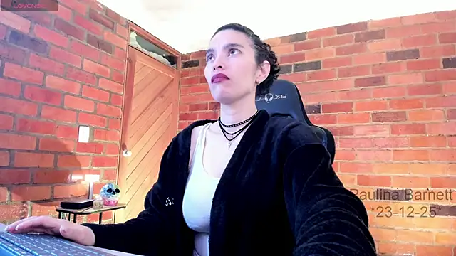 Snapshot of paulinabarnett- chatting on 12-23-25, 08:56 paulinabarnett- online show from 12-23-25, 08:56