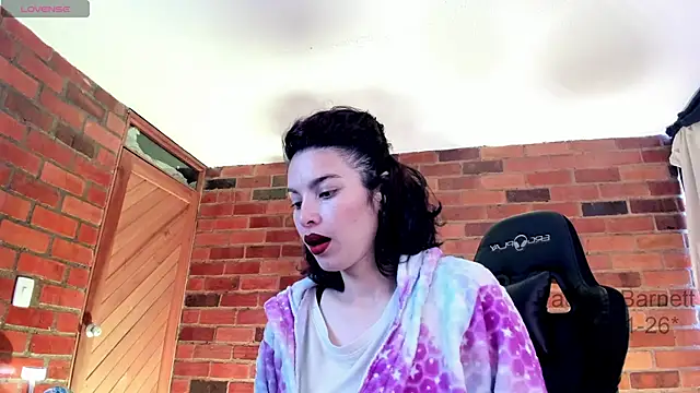 Snapshot of paulinabarnett- chatting on 01-11-26, 04:23 paulinabarnett- online show from 01-11-26, 04:23