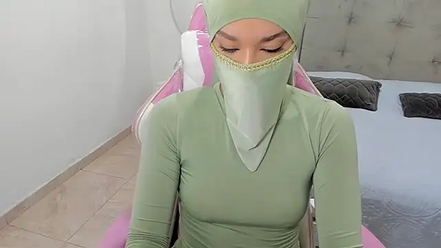 Hanaa latif online show from 12-27-24, 07:24