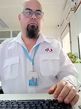 Snapshot of SoloHernan chatting on 12-15-24, 12:06 SoloHernan online show from 12-15-24, 12:06