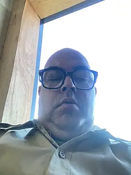 Snapshot of SoloHernan chatting on 10-20-25, 01:11 SoloHernan online show from 10-20-25, 01:11