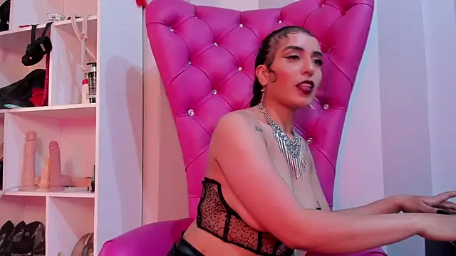 Snapshot of MeliizaQueen chatting on 12-10-24, 10:37 MeliizaQueen online show from 12-10-24, 10:37