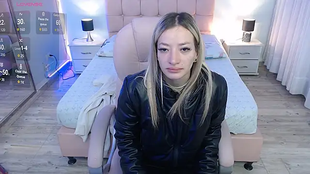 Snapshot of zoe_jones13 chatting on 11-01-25, 03:30 zoe jones13 online show from 11-01-25, 03:30