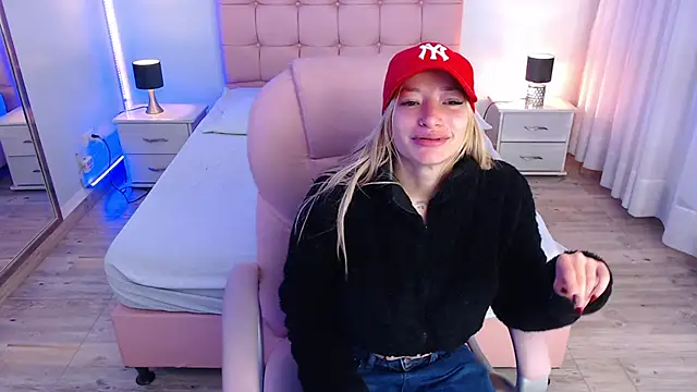 Snapshot of zoe_jones13 chatting on 11-05-25, 03:28 zoe jones13 online show from 11-05-25, 03:28