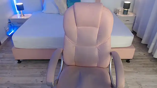 Snapshot of zoe_jones13 chatting on 01-13-26, 03:23 zoe jones13 online show from 01-13-26, 03:23