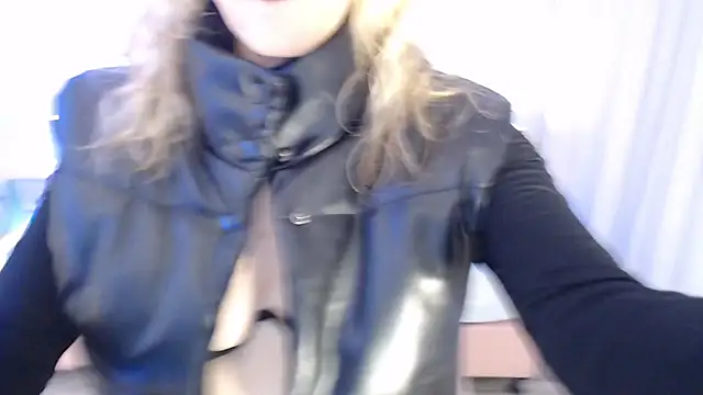 Snapshot of zoe_jones13 chatting on 01-14-26, 03:12 zoe jones13 online show from 01-14-26, 03:12