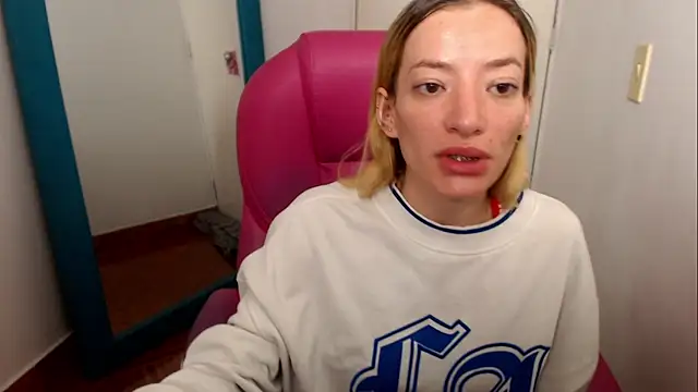 zoe jones13 online show from 07-17-26, 01:23