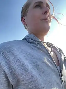 Snapshot of JoleneFuego chatting on 03-22-25, 02:58 JoleneFuego online show from 03-22-25, 02:58