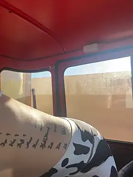 Snapshot of JoleneFuego chatting on 11-06-25, 09:21 JoleneFuego online show from 11-06-25, 09:21