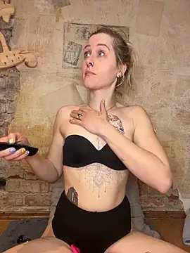 Snapshot of JoleneFuego chatting on 03-05-26, 09:11 JoleneFuego online show from 03-05-26, 09:11