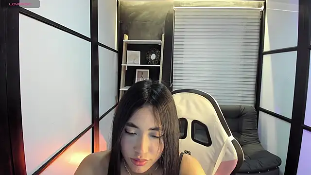 Snapshot of lilithTeen1_ chatting on 01-21-25, 07:37 lilithTeen1 online show from 01-21-25, 07:37