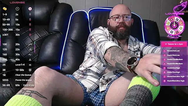 Snapshot of RedneckWants2PlayNow chatting on 02-23-25, 03:24 RedneckWants2PlayNow online show from 02-23-25, 03:24