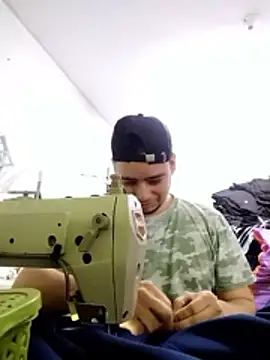 Snapshot of Gasparin32 chatting on 01-13-26, 06:46 Gasparin32 online show from 01-13-26, 06:46