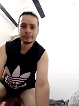 Snapshot of Gasparin32 chatting on 02-10-26, 01:43 Gasparin32 online show from 02-10-26, 01:43