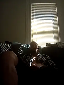 Snapshot of armdy371 chatting on 10-21-25, 04:51 armdy371 online show from 10-21-25, 04:51