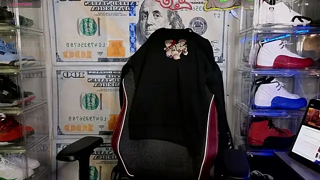 Snapshot of MoeLovesBearss chatting on 01-29-25, 02:10 MoeLovesBearss online show from 01-29-25, 02:10