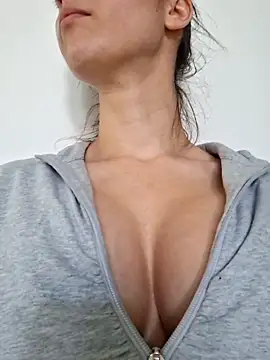 Snapshot of allinqueen chatting on 02-19-25, 10:12 allinqueen online show from 02-19-25, 10:12