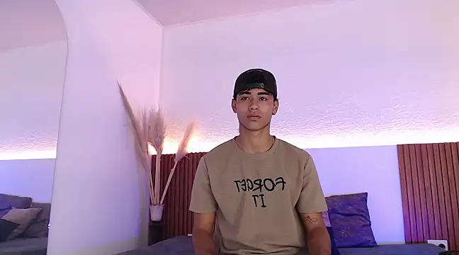 Snapshot of zander_2120 chatting on 01-31-25, 02:07 zander 2120 online show from 01-31-25, 02:07