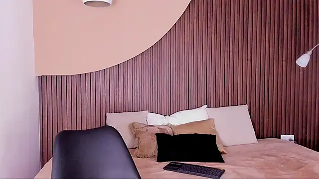 Snapshot of zander_2120 chatting on 03-09-25, 02:10 zander 2120 online show from 03-09-25, 02:10
