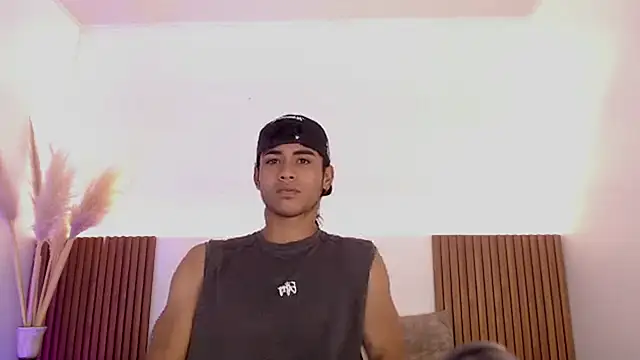 Snapshot of zander_2120 chatting on 03-15-25, 02:34 zander 2120 online show from 03-15-25, 02:34