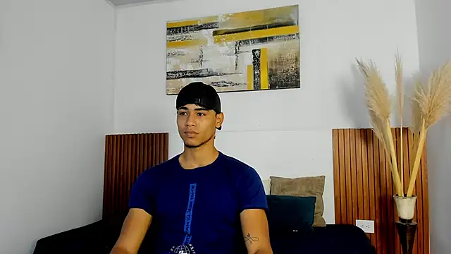 Snapshot of zander_2120 chatting on 09-11-25, 01:00 zander 2120 online show from 09-11-25, 01:00