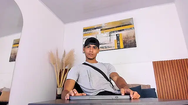Snapshot of zander_2120 chatting on 09-27-25, 01:05 zander 2120 online show from 09-27-25, 01:05