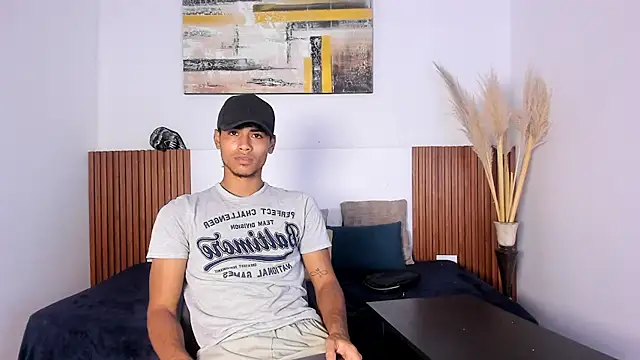 Snapshot of zander_2120 chatting on 10-13-25, 01:11 zander 2120 online show from 10-13-25, 01:11
