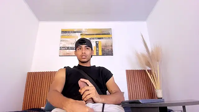 Snapshot of zander_2120 chatting on 10-18-25, 01:23 zander 2120 online show from 10-18-25, 01:23